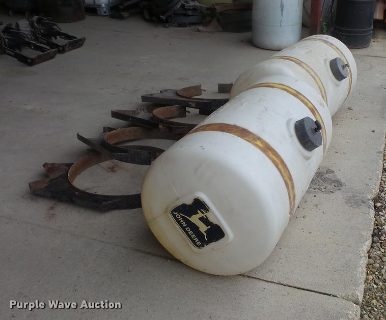 image for item DE9421 (2) poly tanks and brackets