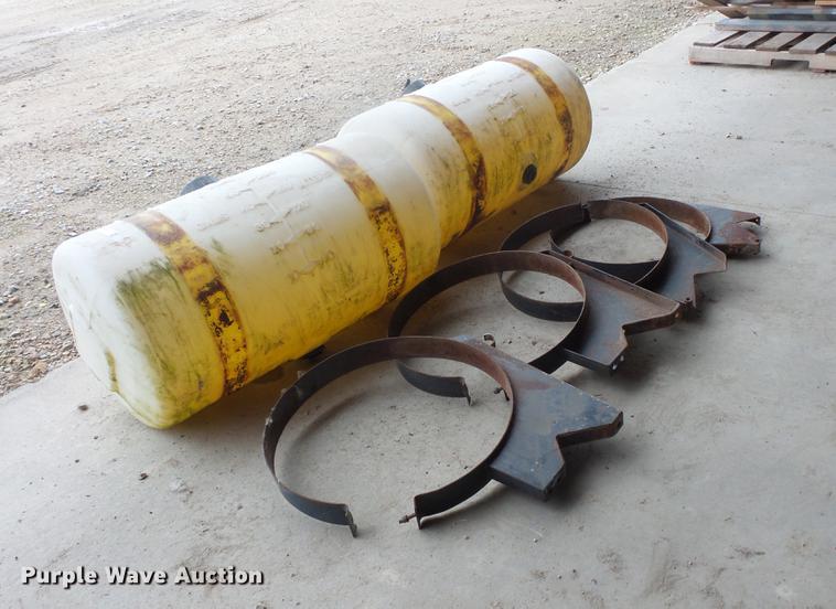 image for item DE9422 (2) poly tanks and brackets