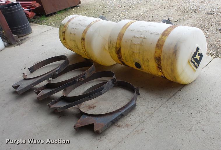 image for item DE9422 (2) poly tanks and brackets