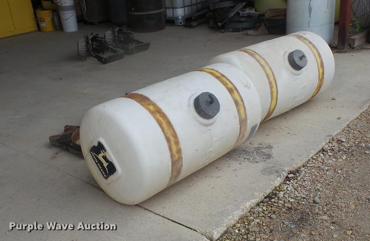 image for item DE9422 (2) poly tanks and brackets