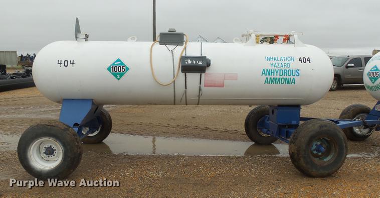 image for item DH9734 1975 Anhydrous ammonia tank