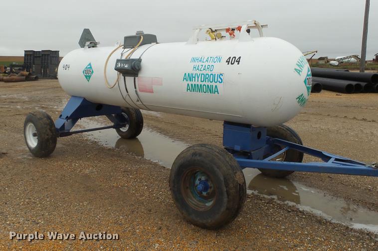 image for item DH9734 1975 Anhydrous ammonia tank