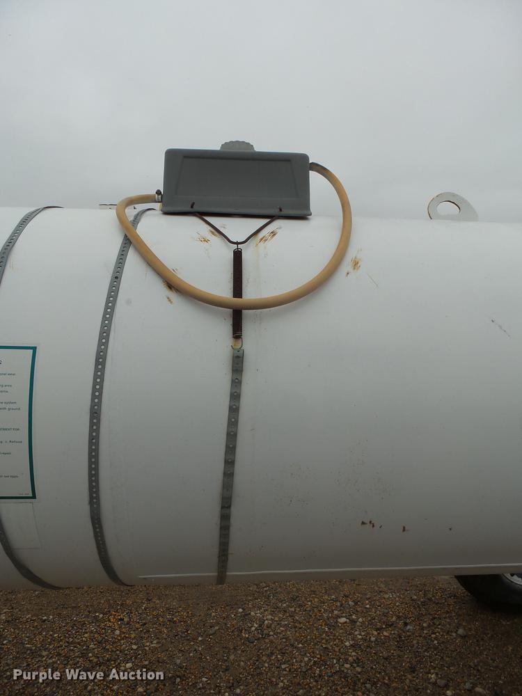 image for item DH9734 1975 Anhydrous ammonia tank