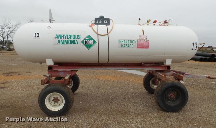 image for item DH9738 1976 Anhydrous ammonia tank