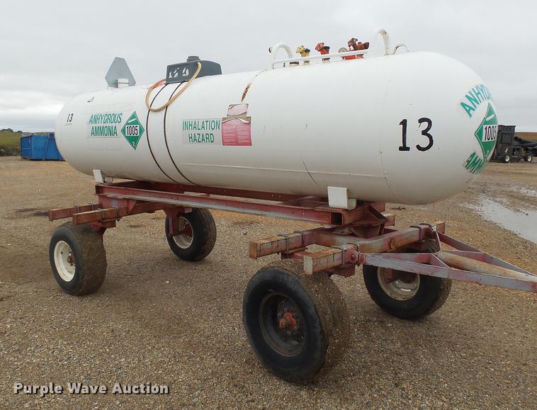 image for item DH9738 1976 Anhydrous ammonia tank