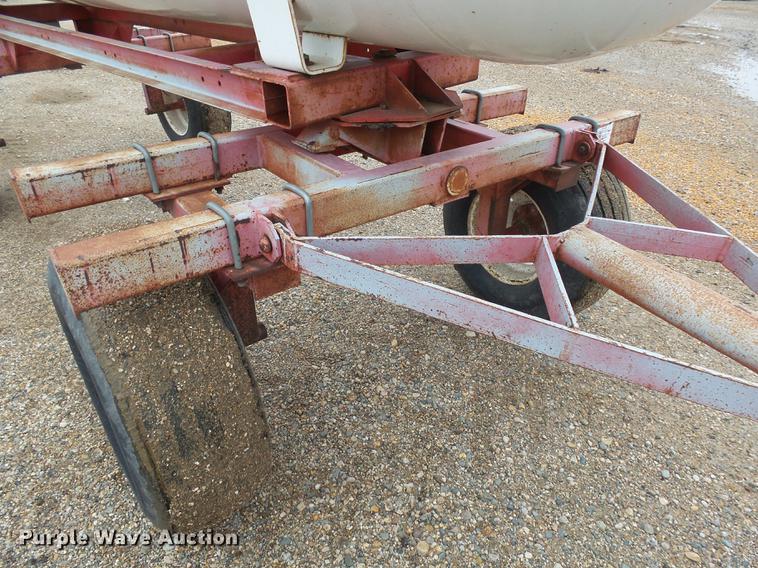 image for item DH9738 1976 Anhydrous ammonia tank