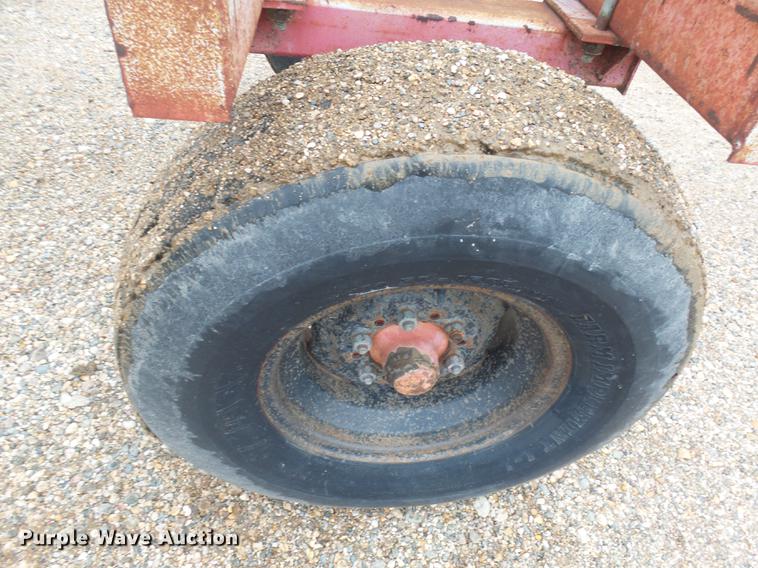 image for item DH9738 1976 Anhydrous ammonia tank