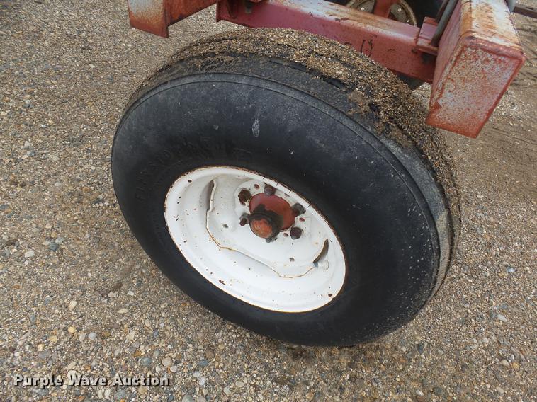 image for item DH9738 1976 Anhydrous ammonia tank