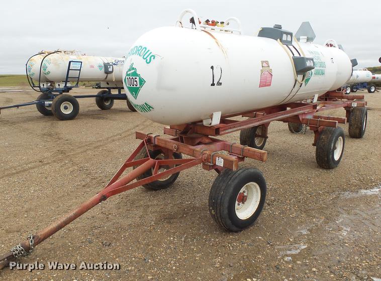 image for item DH9739 1976 Anhydrous ammonia tank