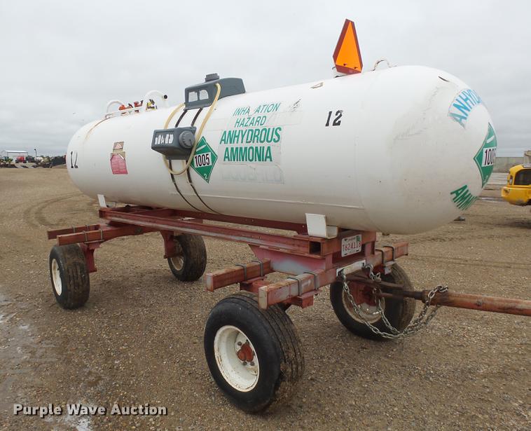 image for item DH9739 1976 Anhydrous ammonia tank