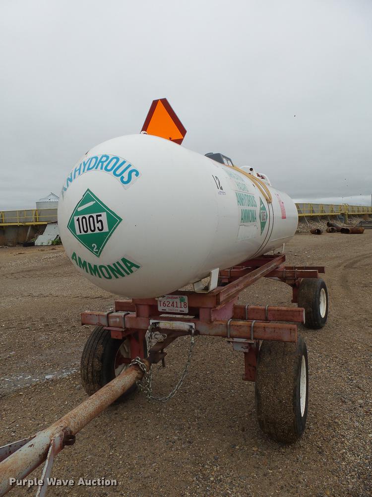 image for item DH9739 1976 Anhydrous ammonia tank