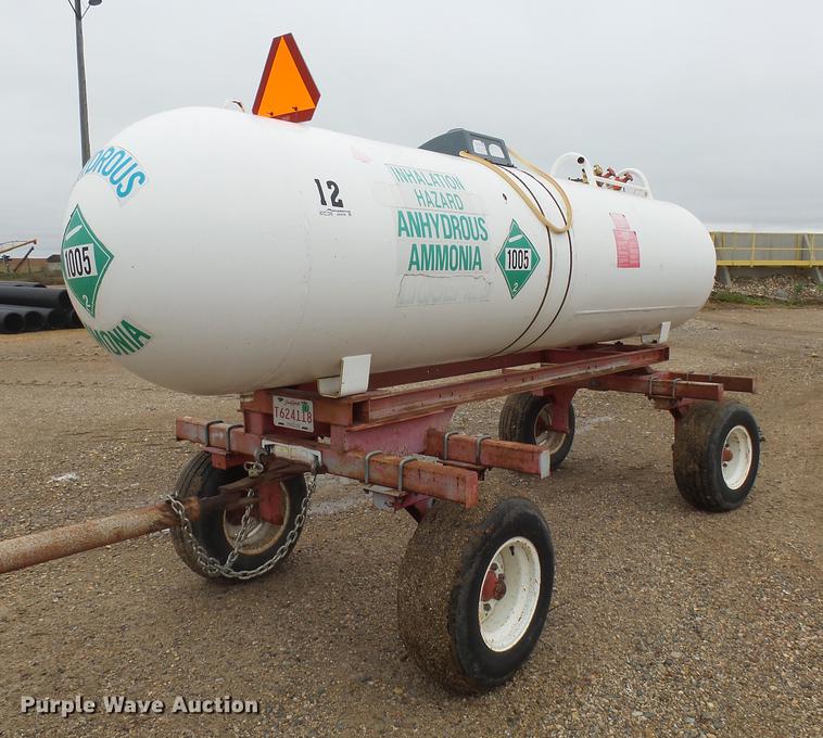image for item DH9739 1976 Anhydrous ammonia tank
