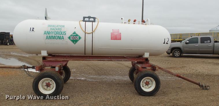 image for item DH9739 1976 Anhydrous ammonia tank