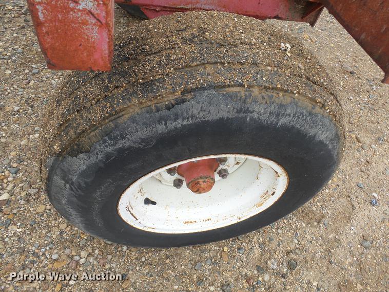 image for item DH9739 1976 Anhydrous ammonia tank