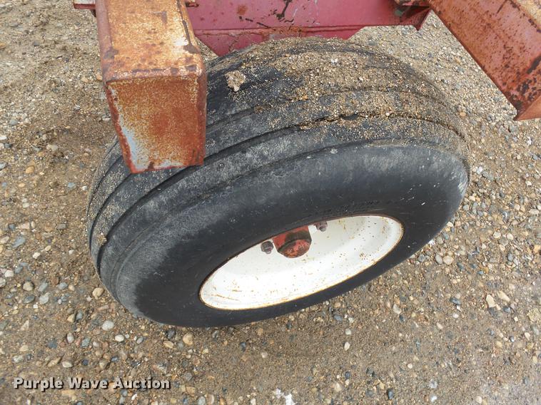 image for item DH9739 1976 Anhydrous ammonia tank