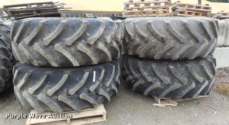 image for item DT9987 (4) Firestone 650/75R32 tires