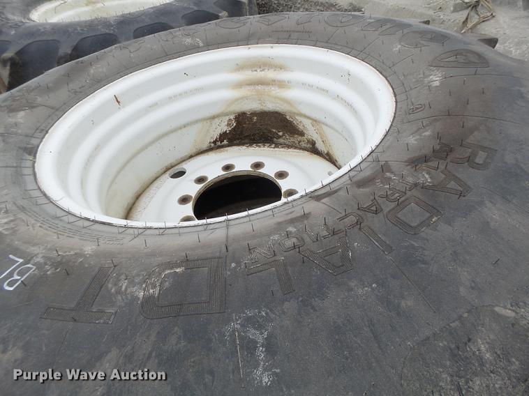 image for item DT9987 (4) Firestone 650/75R32 tires