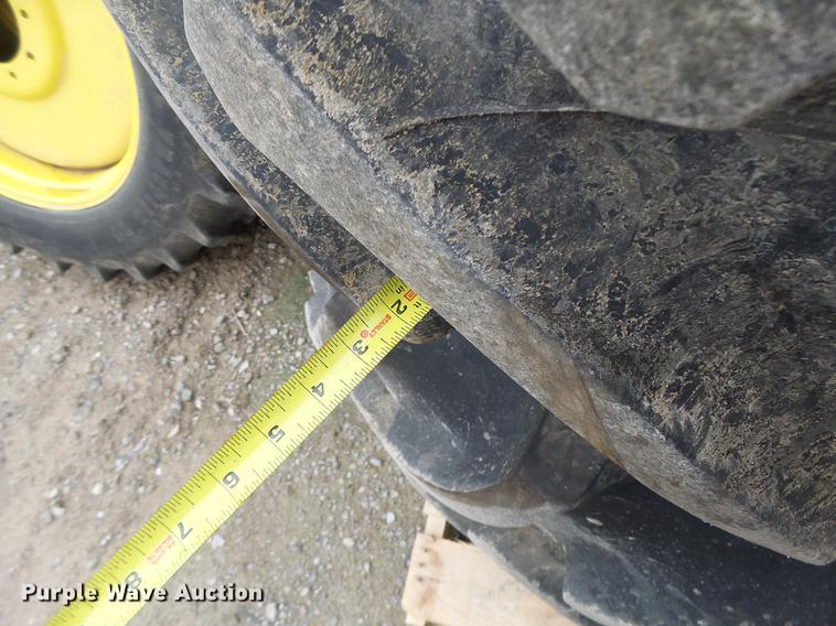 image for item DT9987 (4) Firestone 650/75R32 tires