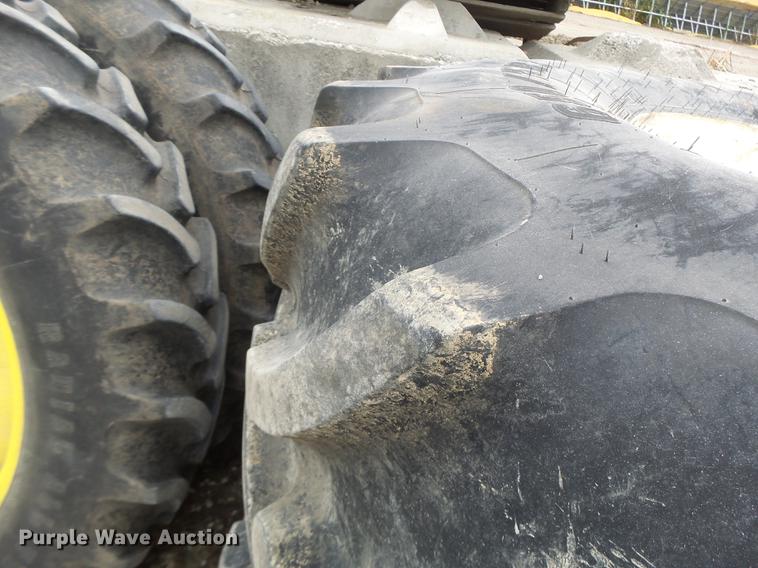 image for item DT9987 (4) Firestone 650/75R32 tires