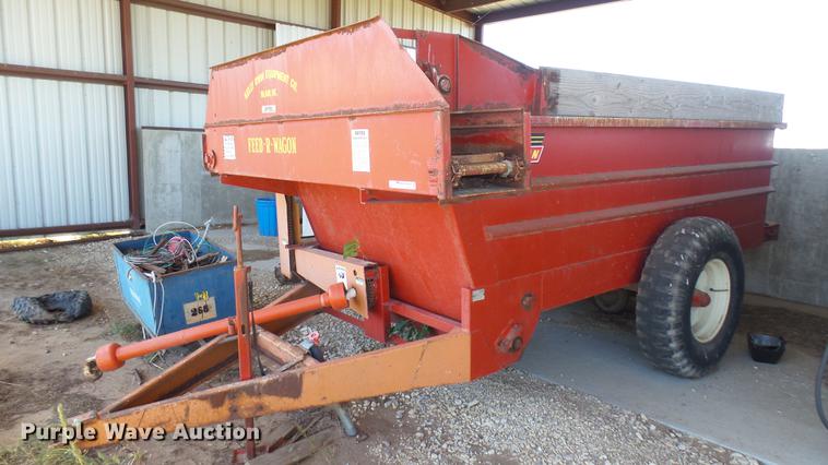 image for item DV9037 Kelly-Ryan Feed-R-Wagon