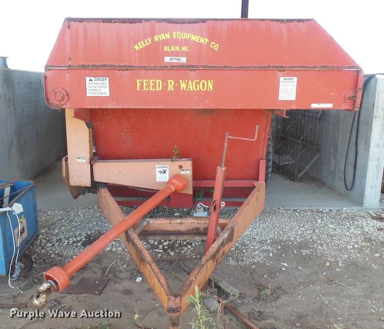 image for item DV9037 Kelly-Ryan Feed-R-Wagon