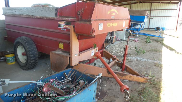 image for item DV9037 Kelly-Ryan Feed-R-Wagon