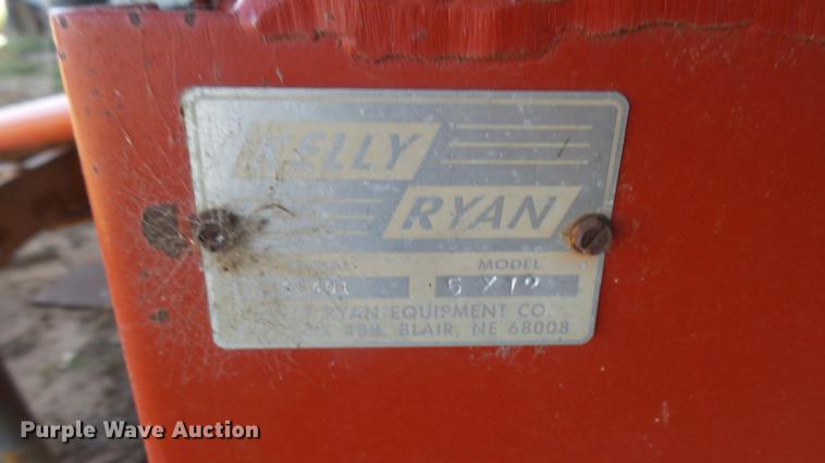 image for item DV9037 Kelly-Ryan Feed-R-Wagon