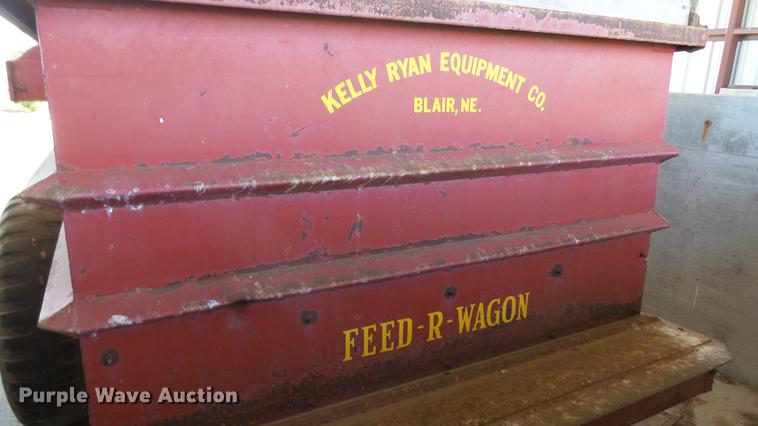 image for item DV9037 Kelly-Ryan Feed-R-Wagon