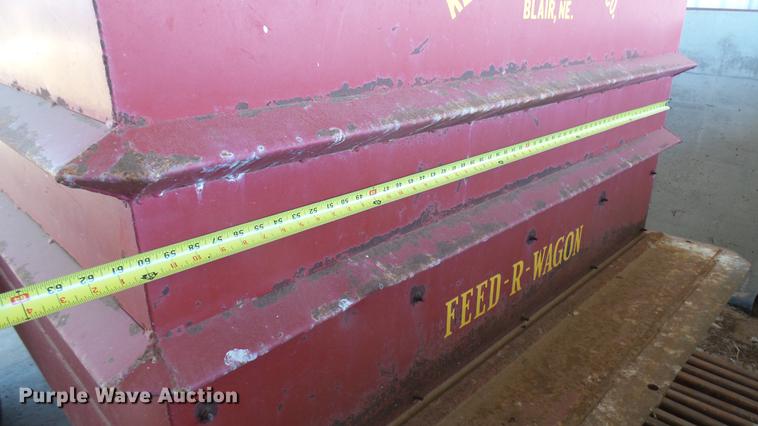 image for item DV9037 Kelly-Ryan Feed-R-Wagon