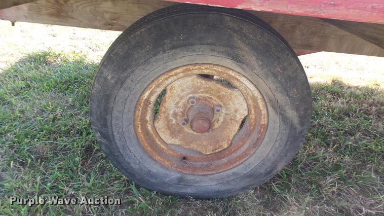 image for item DW9102 Mccormick International 30 hay wagon