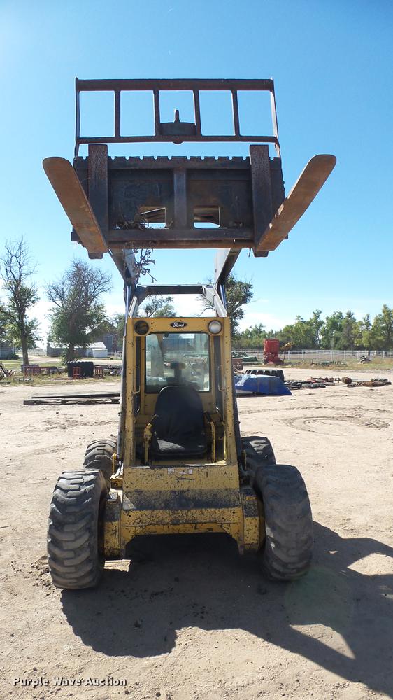 image for item DW9171 Ford L785 skid steer
