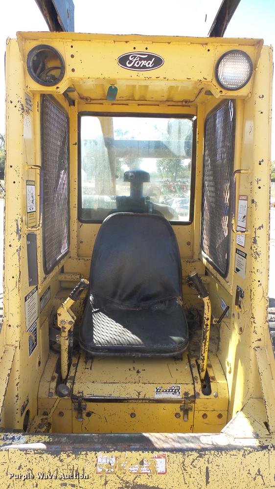 image for item DW9171 Ford L785 skid steer