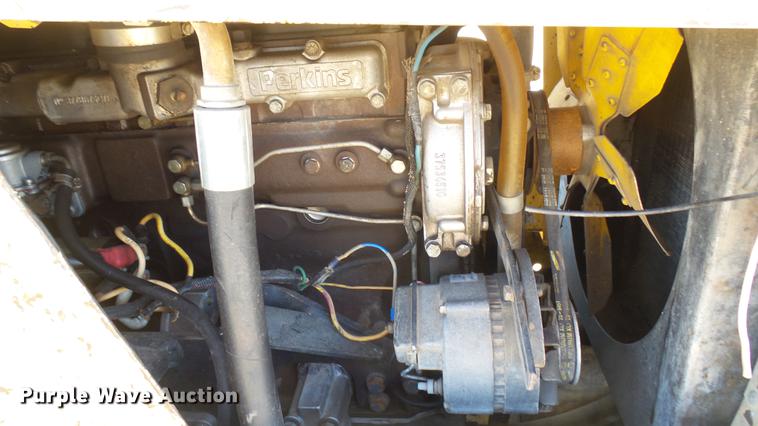 image for item DW9171 Ford L785 skid steer