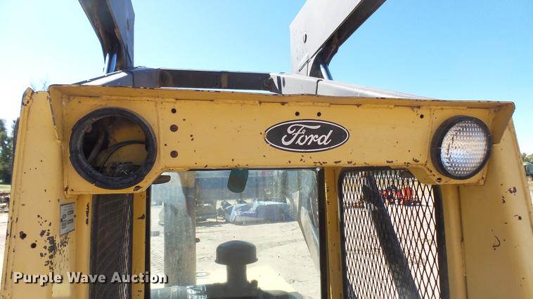 image for item DW9171 Ford L785 skid steer