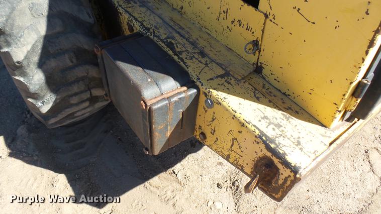 image for item DW9171 Ford L785 skid steer
