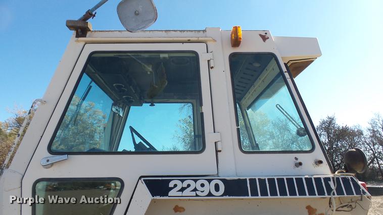 image for item ED9040 Case 2290 tractor