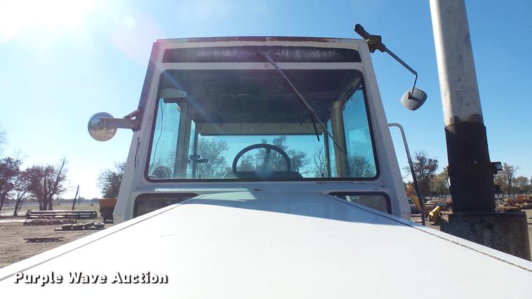 image for item ED9040 Case 2290 tractor