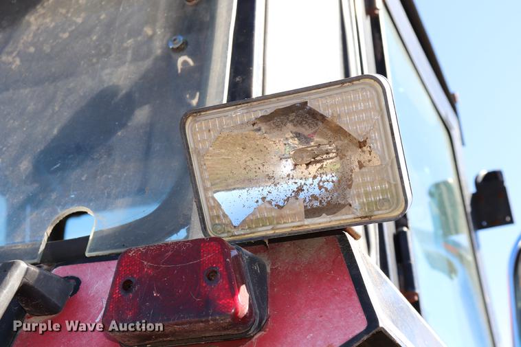 image for item ED9644 1987 Case 1896 tractor