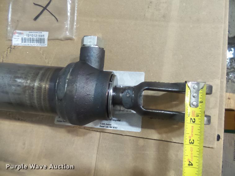 image for item J5429 (7) hydraulic cylinders