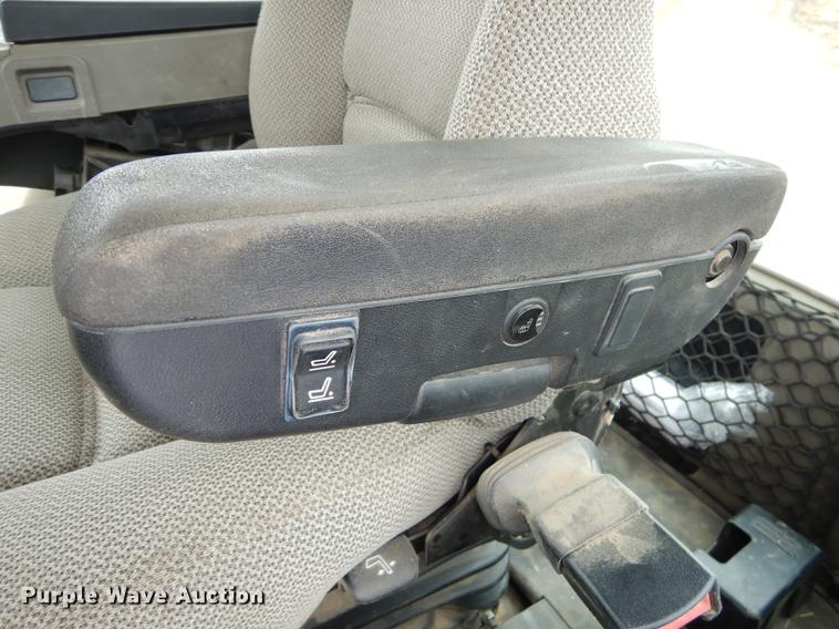 image for item J5663 2011 Case IH Magnum 260 MFWD tractor