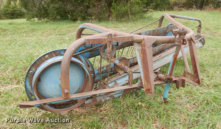 image for item K5839 Ford hay rake