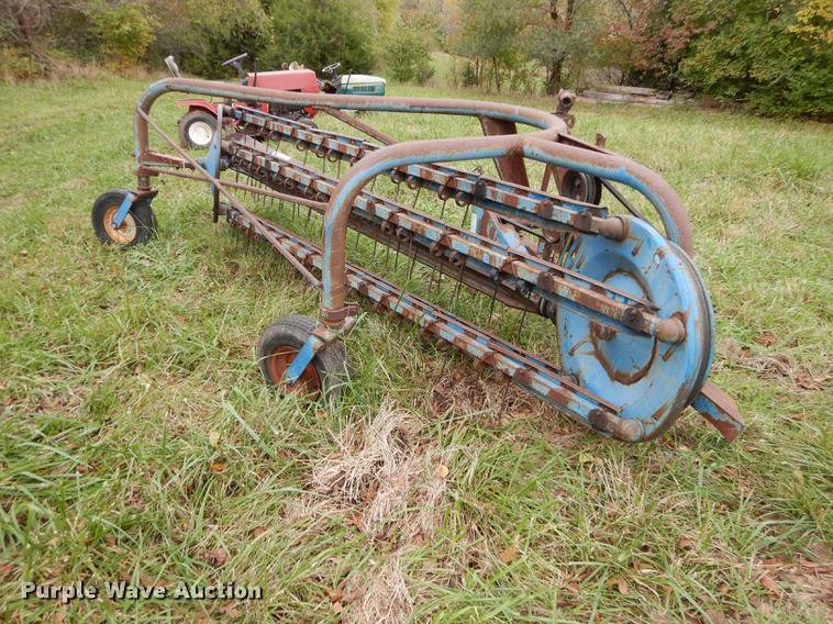 image for item K5839 Ford hay rake