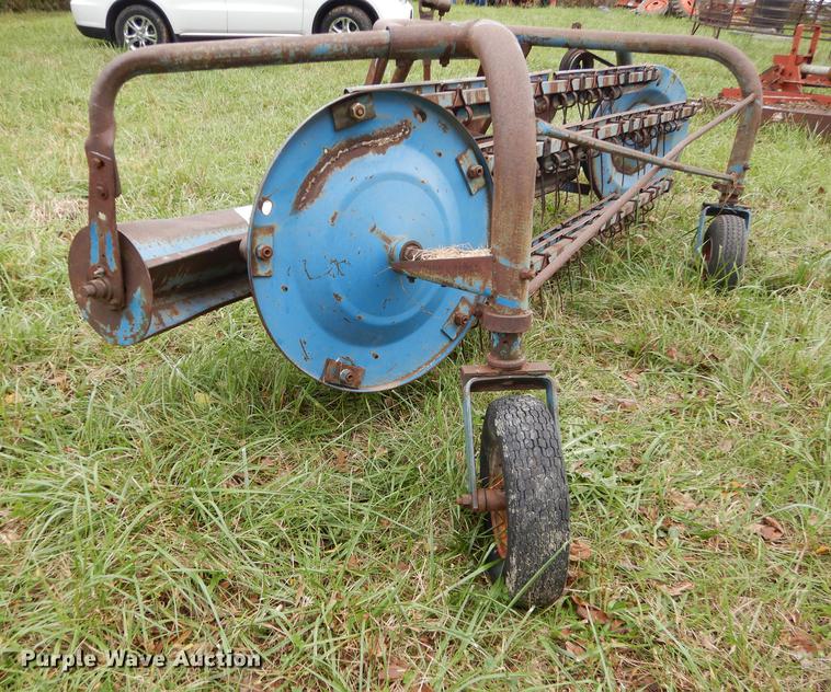 image for item K5839 Ford hay rake