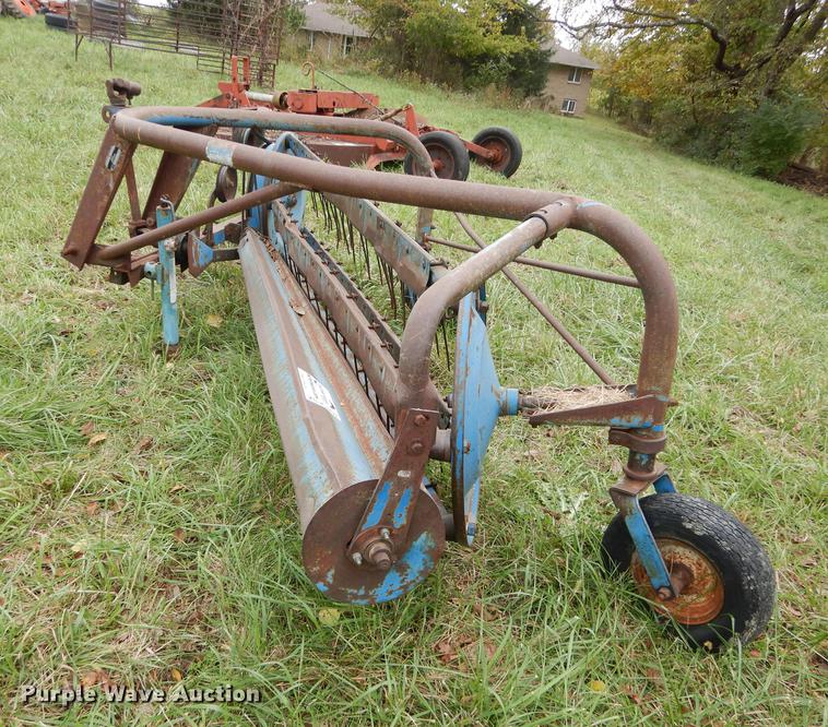 image for item K5839 Ford hay rake
