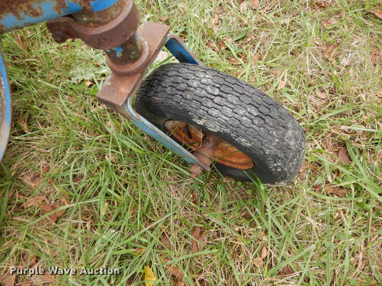 image for item K5839 Ford hay rake