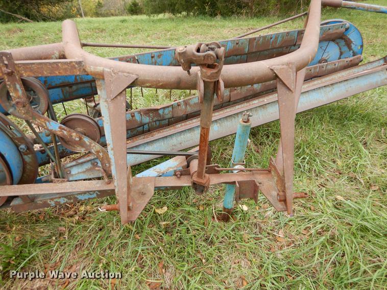image for item K5839 Ford hay rake