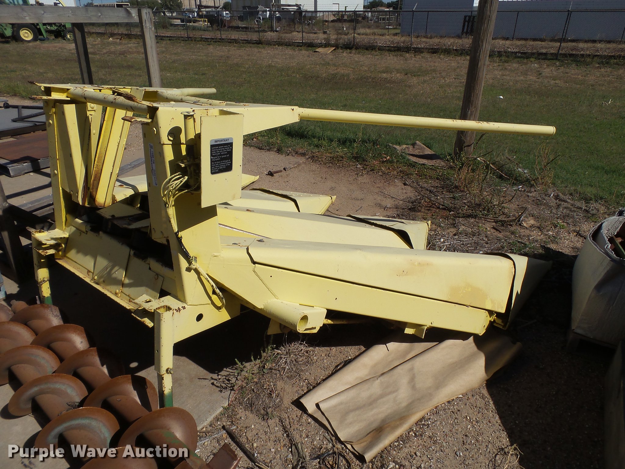 John Deere forage head in Plainview, TX Item BJ9937 sold Purple Wave