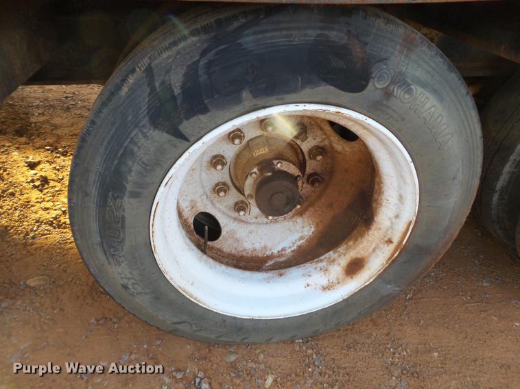 image for item BJ9943 1981 Nuttall 360-0L drop deck oilfield trailer