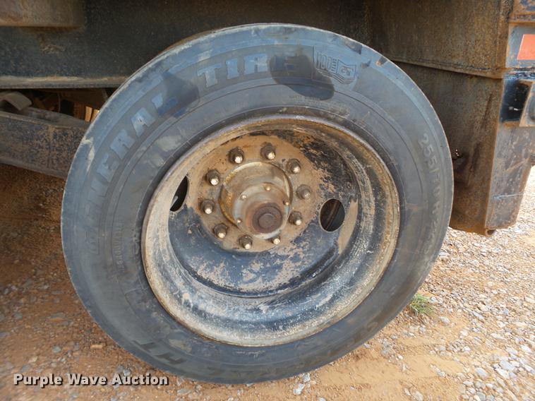 image for item BJ9943 1981 Nuttall 360-0L drop deck oilfield trailer