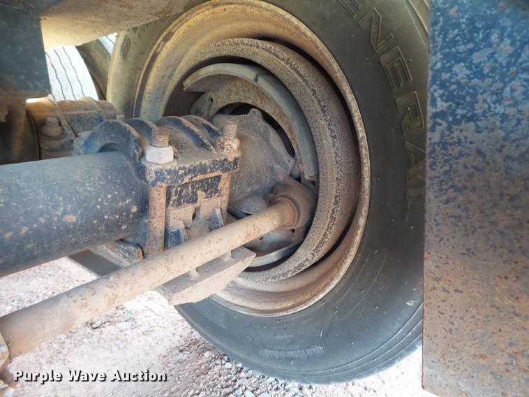 image for item BJ9943 1981 Nuttall 360-0L drop deck oilfield trailer